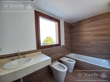 Departamento en venta de 3 ambientes en Bariloche, costa de lago