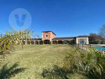 Casa en venta - Barrio Los Talas, Canning