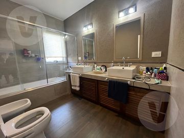Casa en venta - Barrio Los Talas, Canning