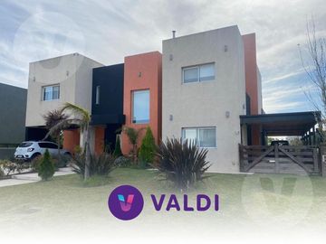 Casa en venta - Barrio Los Talas, Canning