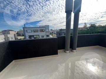 Casa en venta - Barrio Los Talas, Canning