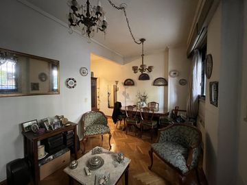 DEPARTAMENTO DE TRES AMBIENTES | EXCELENTE ZONA COMERCIAL