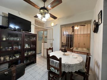 DEPARTAMENTO DE TRES AMBIENTES | EXCELENTE ZONA COMERCIAL