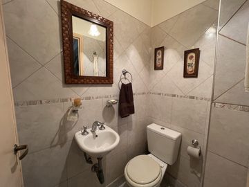DEPARTAMENTO DE TRES AMBIENTES | EXCELENTE ZONA COMERCIAL