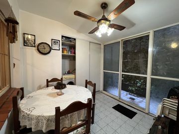 DEPARTAMENTO DE TRES AMBIENTES | EXCELENTE ZONA COMERCIAL