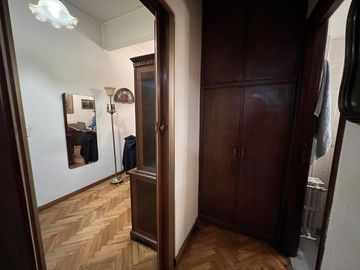 DEPARTAMENTO DE TRES AMBIENTES | EXCELENTE ZONA COMERCIAL