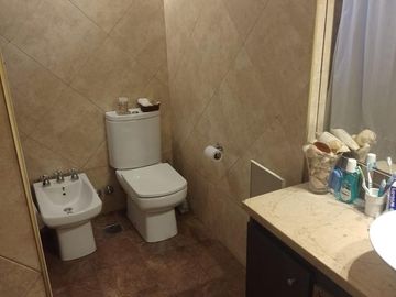 PH 4 AMBIENTES CON DEPENDENCIA CON TERRAZA PROPIA Y PARRILLA EN BARRACAS VENTA