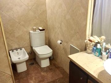 PH 4 AMBIENTES CON DEPENDENCIA CON TERRAZA PROPIA Y PARRILLA EN BARRACAS VENTA