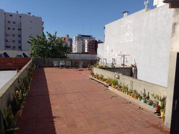 PH 4 AMBIENTES CON DEPENDENCIA CON TERRAZA PROPIA Y PARRILLA EN BARRACAS VENTA