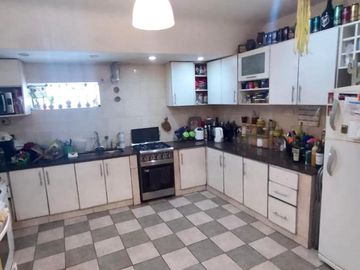 PH 4 AMBIENTES CON DEPENDENCIA CON TERRAZA PROPIA Y PARRILLA EN BARRACAS VENTA
