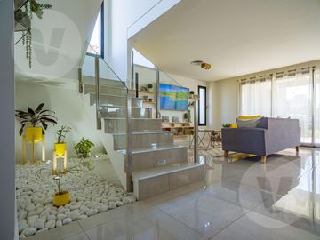 Casa en venta - Barrio Los Talas, Canning