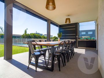 Casa en venta - Barrio Los Talas, Canning