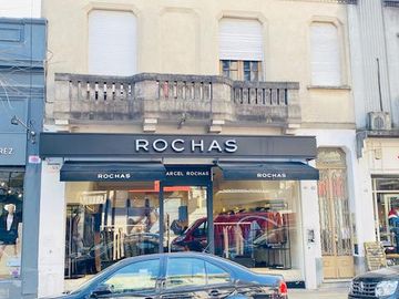 PH tipo casa de 8 dormitorios en venta.