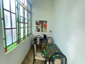 PH tipo casa de 8 dormitorios en venta.