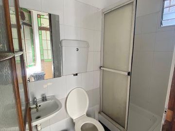 PH tipo casa de 8 dormitorios en venta.