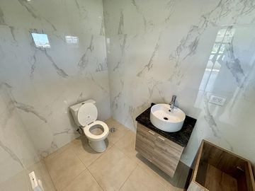 VENTA CASA EN SAN SEBASTIAN AREA 2 - 4 AMBIENTES