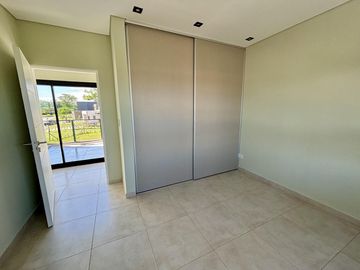 VENTA CASA EN SAN SEBASTIAN AREA 2 - 4 AMBIENTES