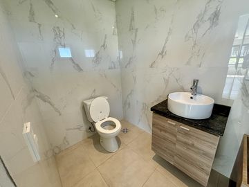 VENTA CASA EN SAN SEBASTIAN AREA 2 - 4 AMBIENTES