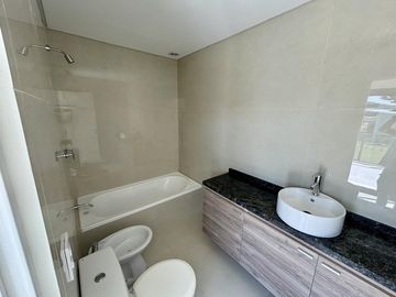 VENTA CASA EN SAN SEBASTIAN AREA 2 - 4 AMBIENTES