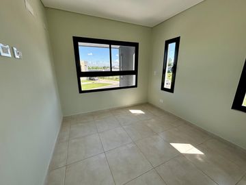 VENTA CASA EN SAN SEBASTIAN AREA 2 - 4 AMBIENTES