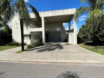 Casa VENTA  - Cadaques (Funes Hills)