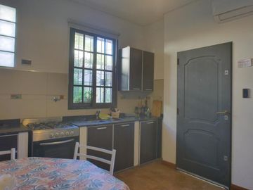 Chalet estilo inglés de 3 dorm. Banfield Este.