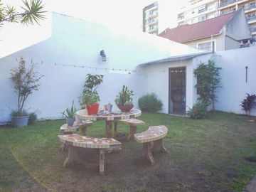 Chalet estilo inglés de 3 dorm. Banfield Este.