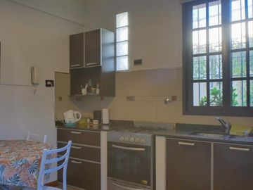 Chalet estilo inglés de 3 dorm. Banfield Este.
