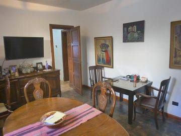 Chalet estilo inglés de 3 dorm. Banfield Este.