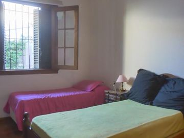 Chalet estilo inglés de 3 dorm. Banfield Este.