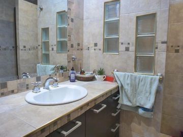 Chalet estilo inglés de 3 dorm. Banfield Este.