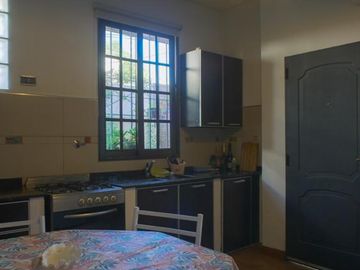 Chalet estilo inglés de 3 dorm. Banfield Este.