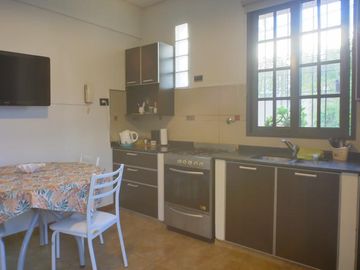 Chalet estilo inglés de 3 dorm. Banfield Este.