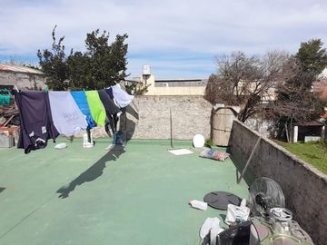 PH de tres ambientes con terraza a la Venta en Wilde a la Venta