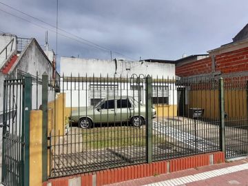 PH de tres ambientes con terraza a la Venta en Wilde a la Venta