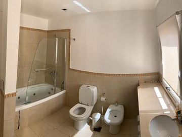 Venta Casa 4 Dormitorios - B° Country Causana