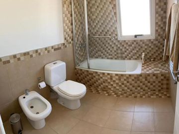 Venta Casa 4 Dormitorios - B° Country Causana