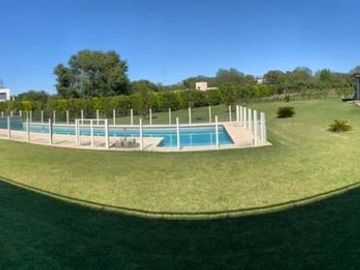 Venta Casa 4 Dormitorios - B° Country Causana