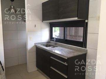 Impecable departamento en Planta baja con parrilla propia y piscina en Complejo Las Cavas