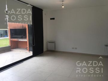Impecable departamento en Planta baja con parrilla propia y piscina en Complejo Las Cavas