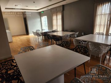 Venta - Departamento de categoria de 3 dormitorios, 2 cocheras - Condominio Chateau Village