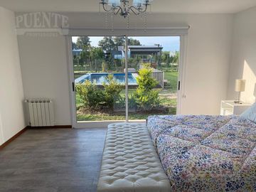 Casa - Barrio Santa Juana - Venta