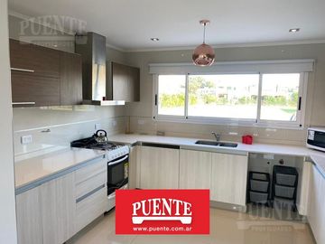 Casa - Barrio Santa Juana - Venta