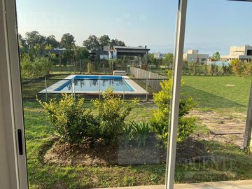 Casa - Barrio Santa Juana - Venta