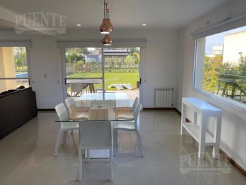 Casa - Barrio Santa Juana - Venta