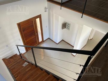 Casa - Barrio Santa Juana - Venta