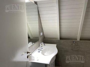 Casa - Barrio Santa Juana - Venta