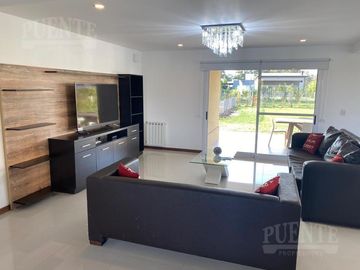 Casa - Barrio Santa Juana - Venta