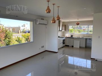 Casa - Barrio Santa Juana - Venta