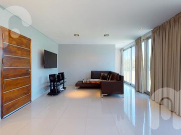 VENTA CASA DE 4 DORMITORIOS  HARAS DEL SUR II